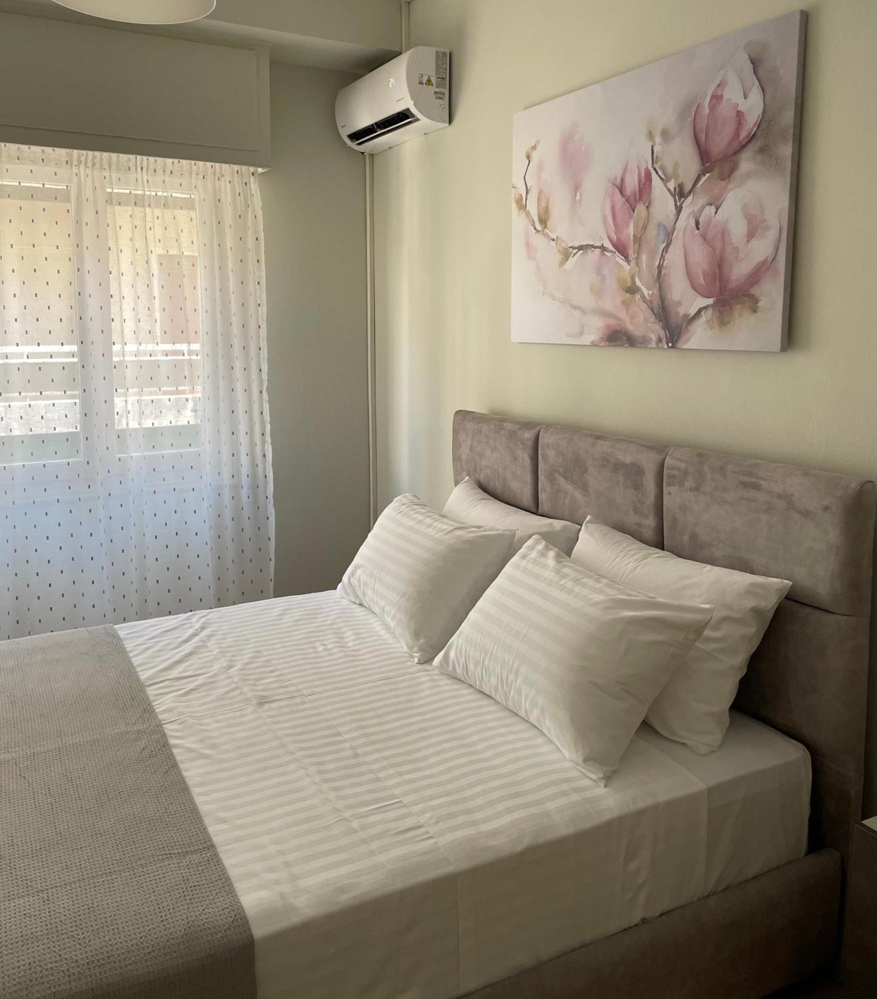 Spacious Apartment Near Panormou Metro Athen Exterior foto